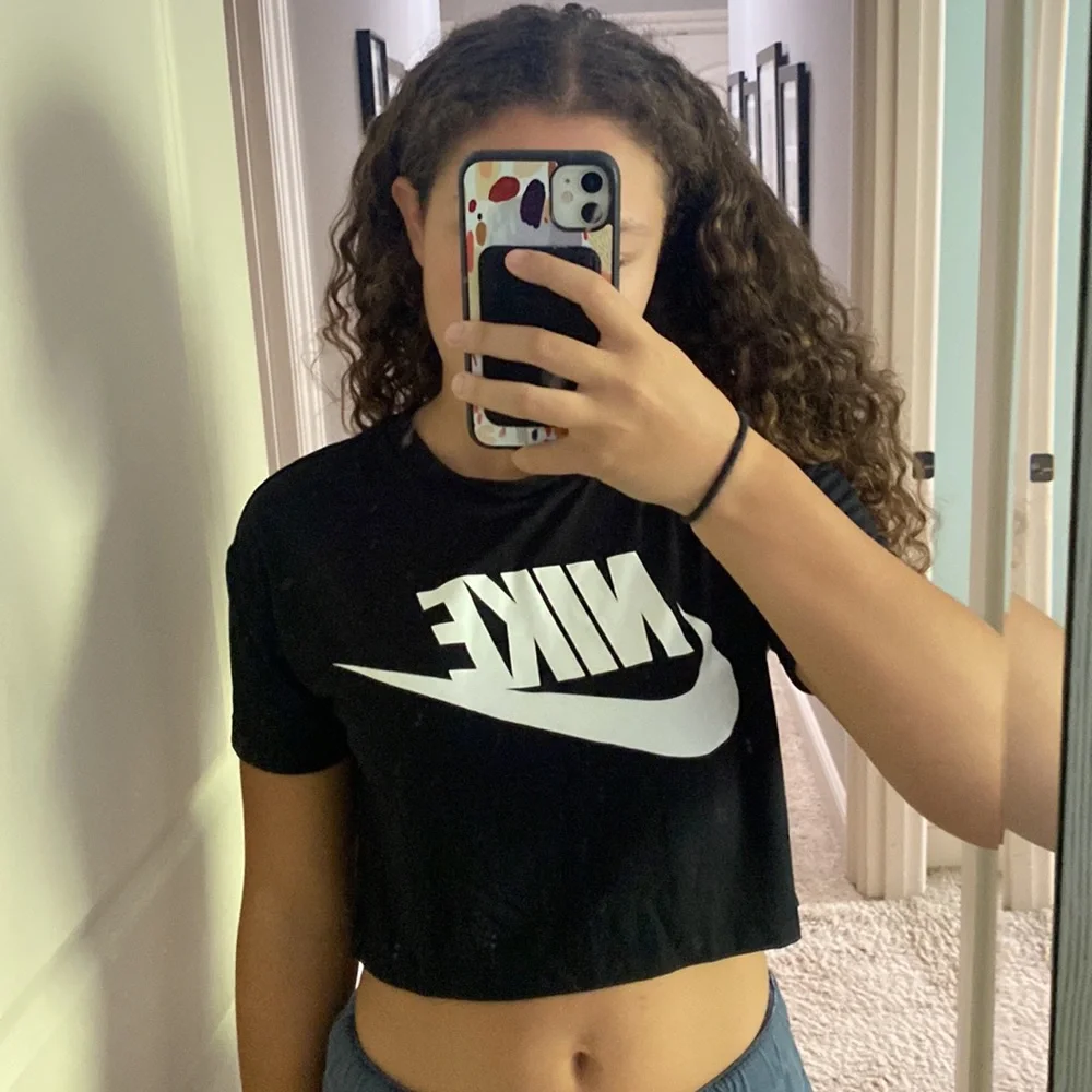 Black, Nike crop top - Picture 3 of 3